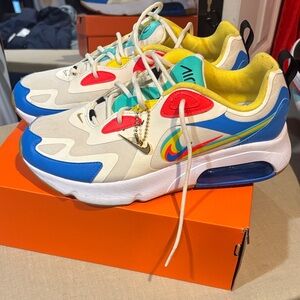 EUC Women’s Air Max 200